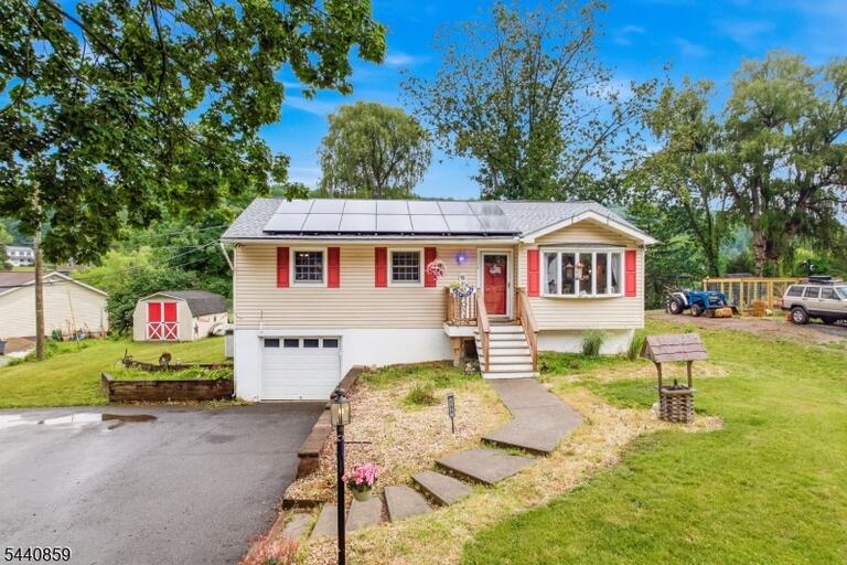 Property listing MLS 4035601 photo 1