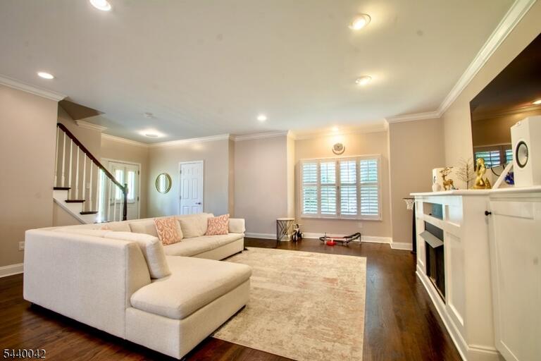 Property listing MLS 4035657 photo 1