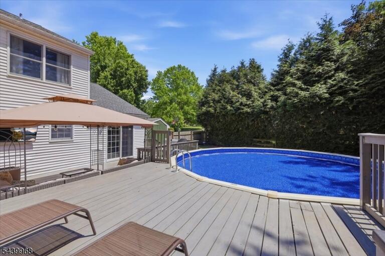 Property listing MLS 4035828 photo 32