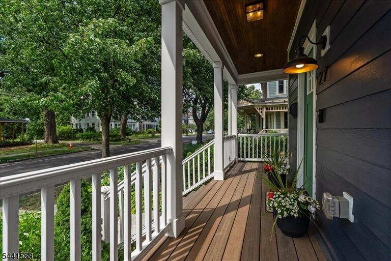 Property listing MLS 4036150 photo 3