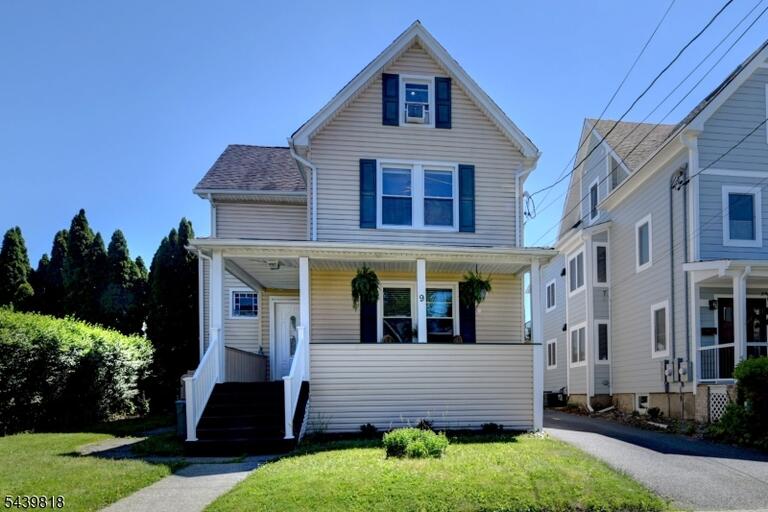 Property listing MLS 4036523 photo 1