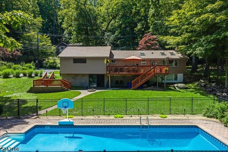 Property listing MLS 4036606 photo 1