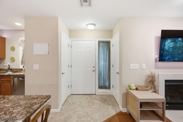 Property listing MLS 4036903 photo 5
