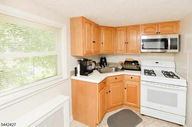 Property listing MLS 4036989 photo 17