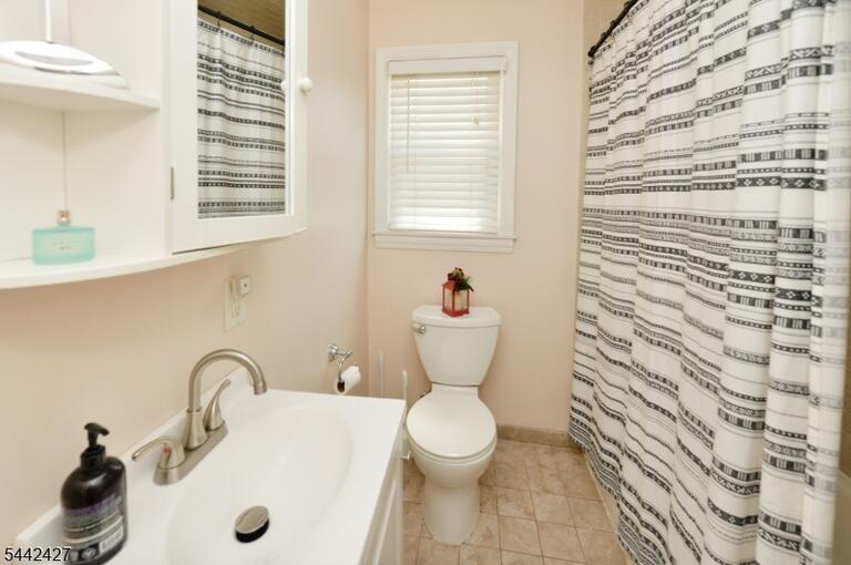 Property listing MLS 4036989 photo 9