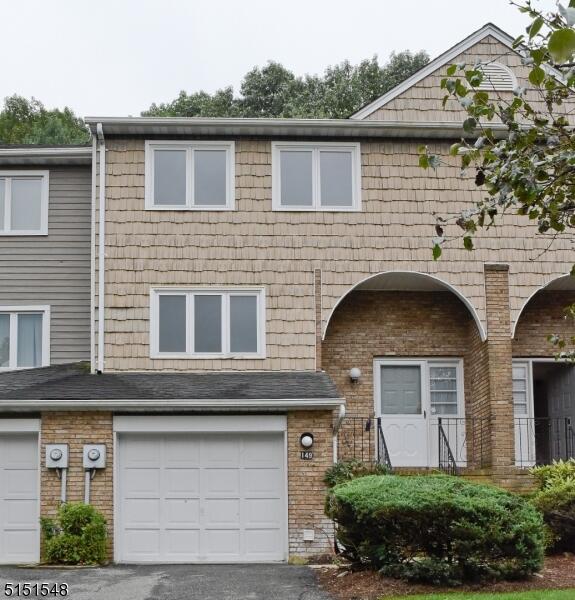 Property listing MLS 4037077 photo 1