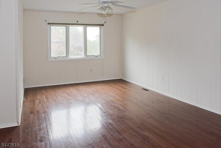 Property listing MLS 4037077 photo 9