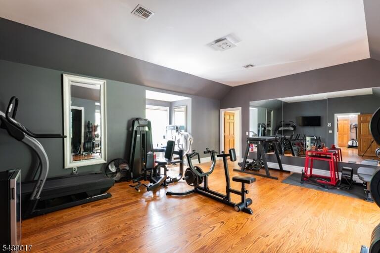 Property listing MLS 4037136 photo 32