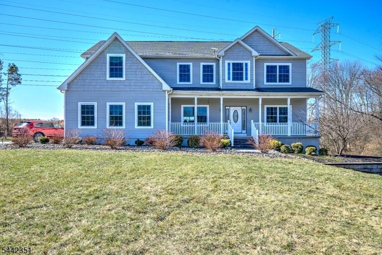 Property listing MLS 4037173 photo 2