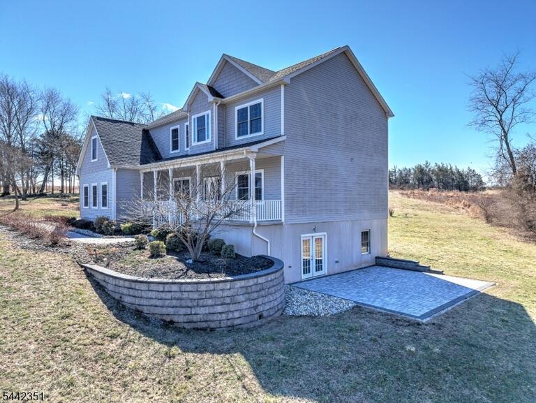 Property listing MLS 4037173 photo 3