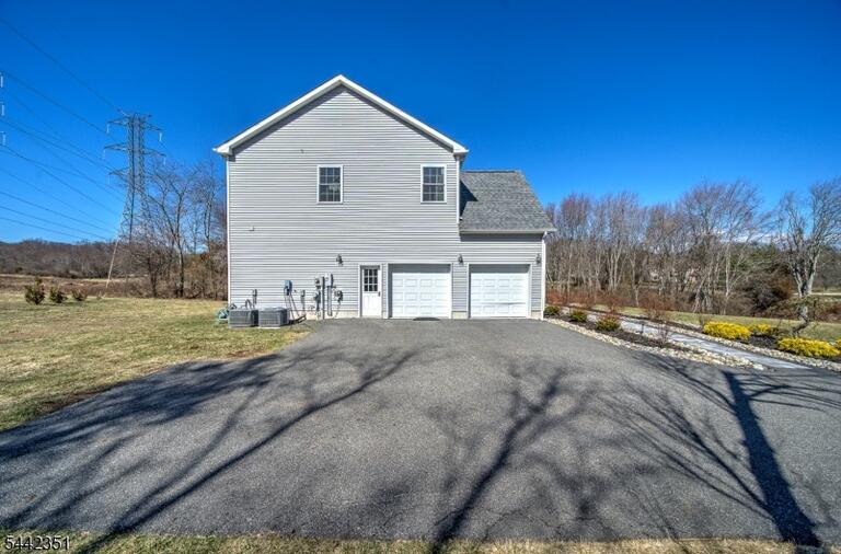 Property listing MLS 4037173 photo 44