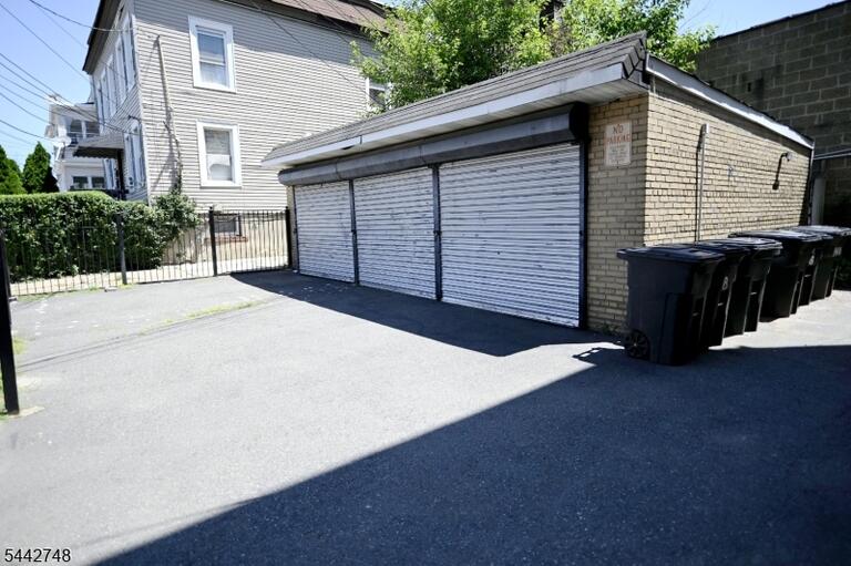 Property listing MLS 4037531 photo 4