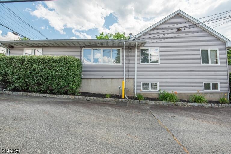 Property listing MLS 4037703 photo 2
