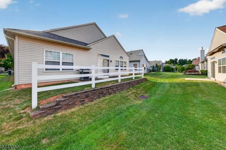 Property listing MLS 4037705 photo 16