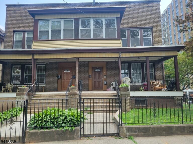 Property listing MLS 4037825 photo 1