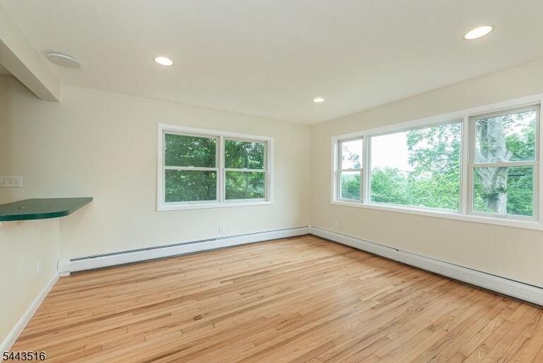 Property listing MLS 4037856 photo 4