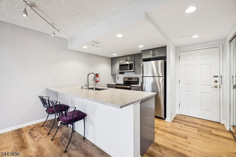 Property listing MLS 4037944 photo 8