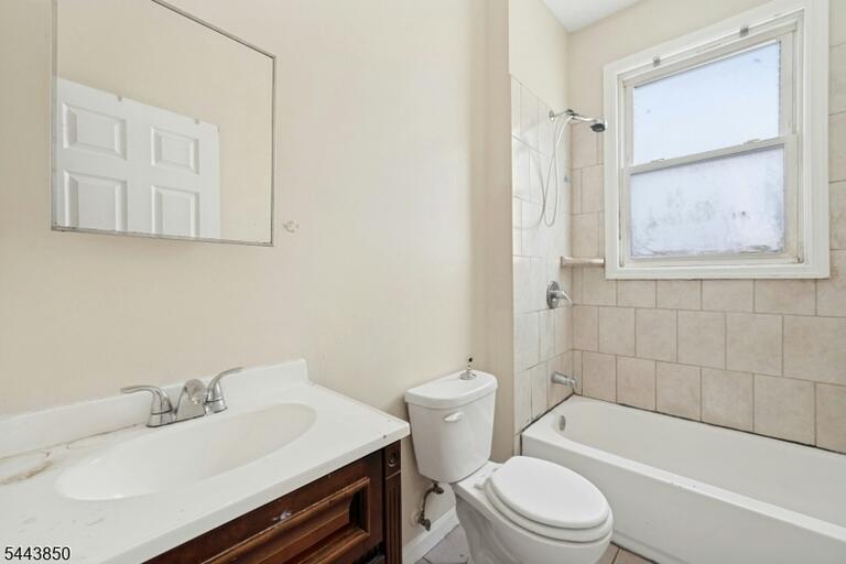 Property listing MLS 4038096 photo 13