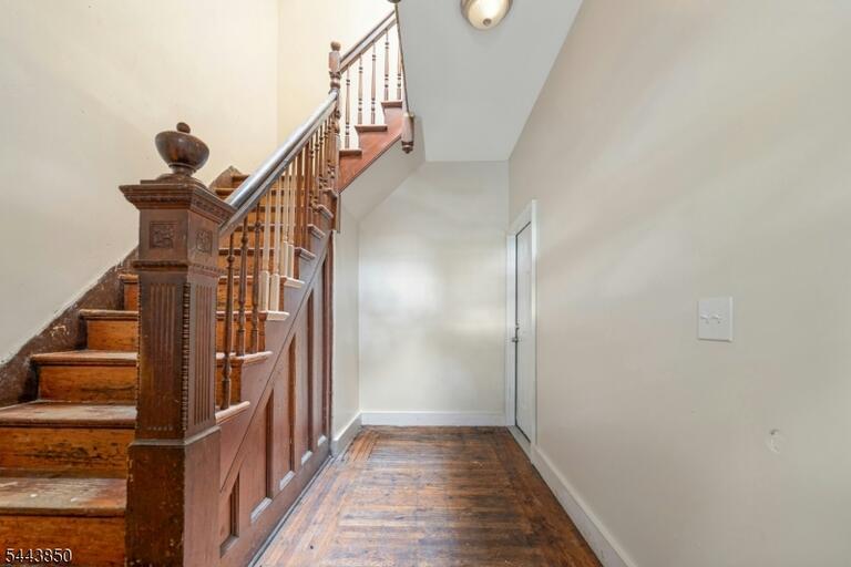 Property listing MLS 4038096 photo 2