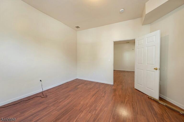 Property listing MLS 4038096 photo 33