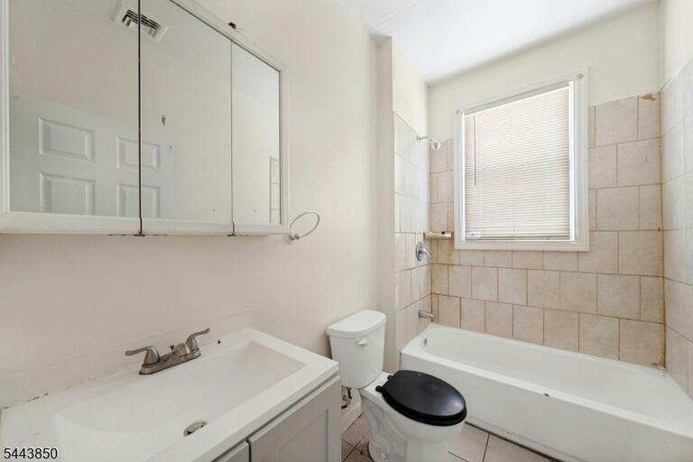 Property listing MLS 4038096 photo 36