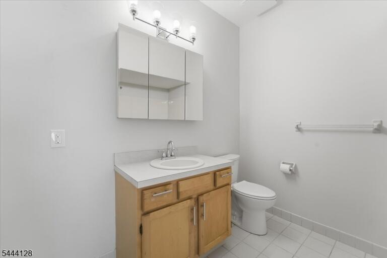 Property listing MLS 4038346 photo 14