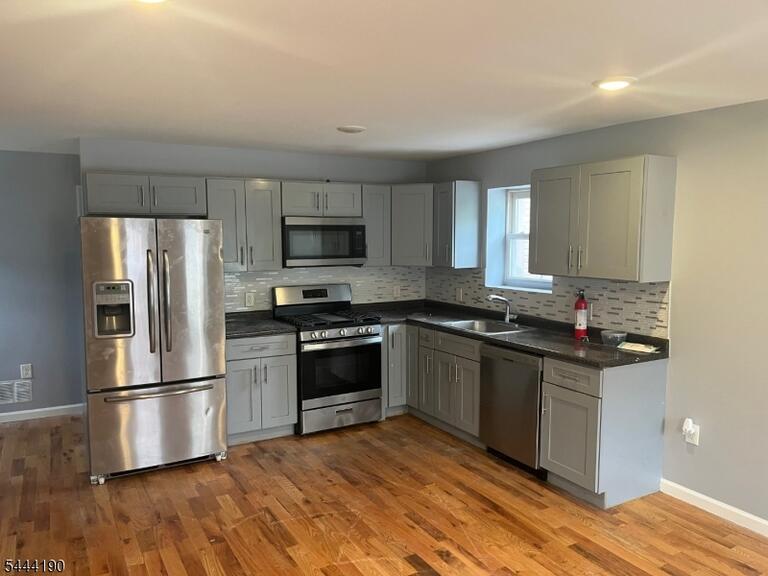 Property listing MLS 4038402 photo 2