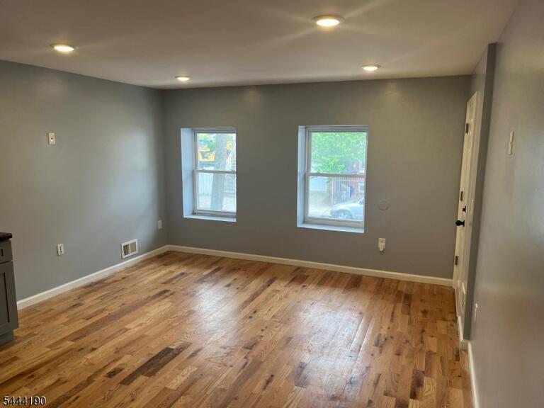 Property listing MLS 4038402 photo 3