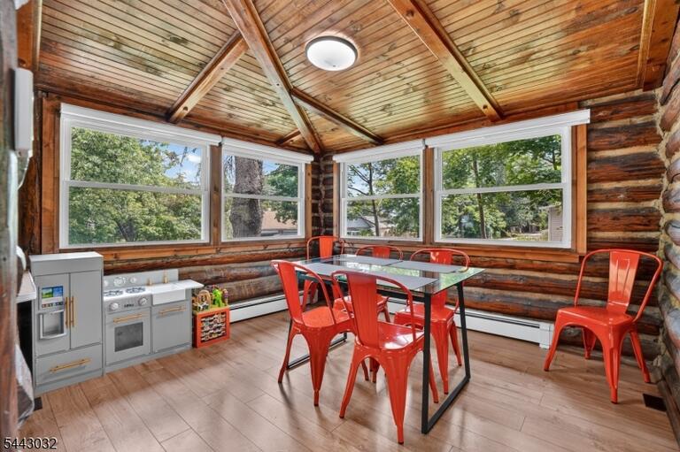 Property listing MLS 4038880 photo 9