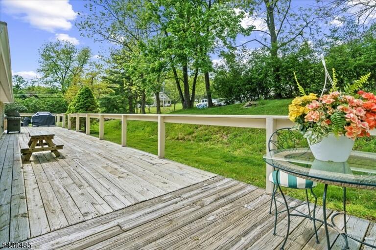 Property listing MLS 4038903 photo 32