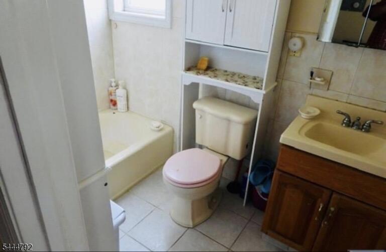 Property listing MLS 4038923 photo 28