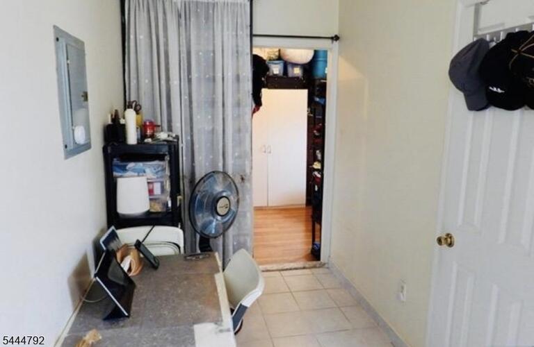 Property listing MLS 4038923 photo 29