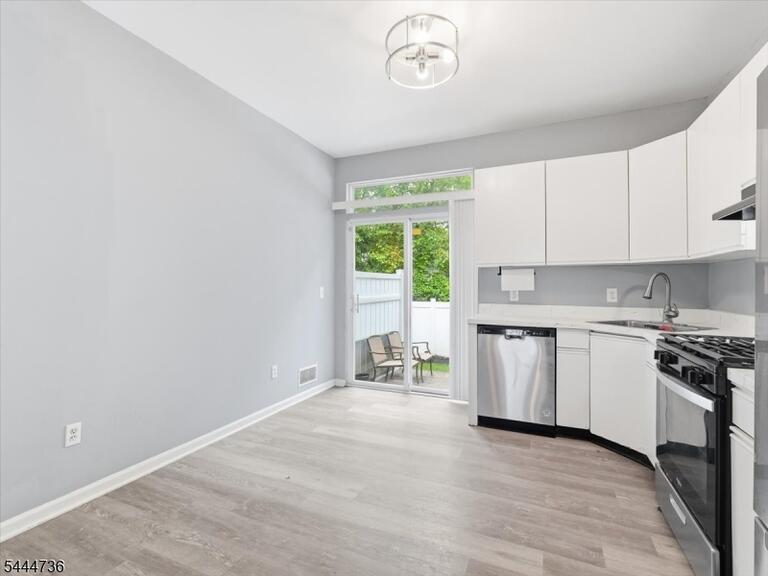 Property listing MLS 4038968 photo 3