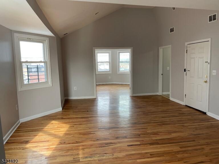 Property listing MLS 4039020 photo 3