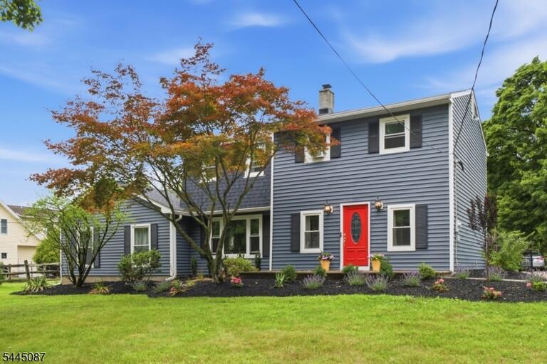 Property listing MLS 4039170 photo 2