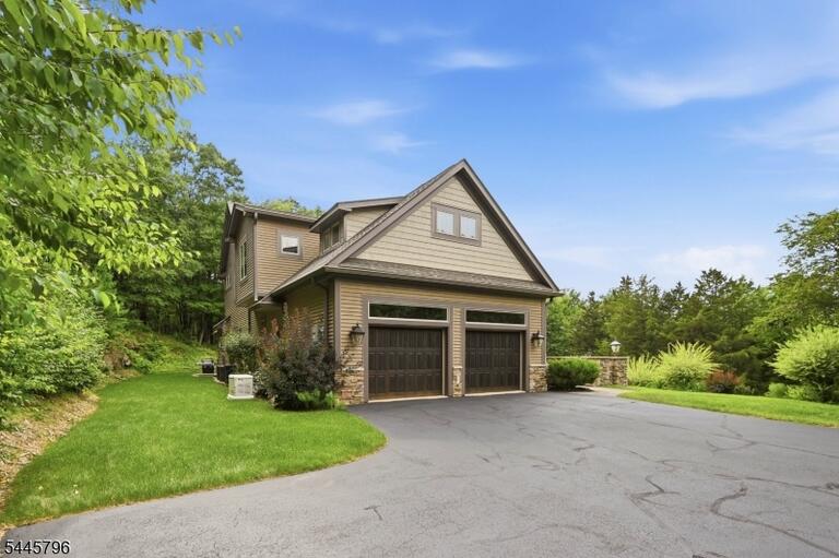 Property listing MLS 4039880 photo 5