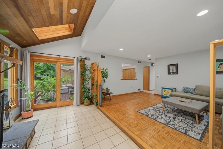 Property listing MLS 4039938 photo 14