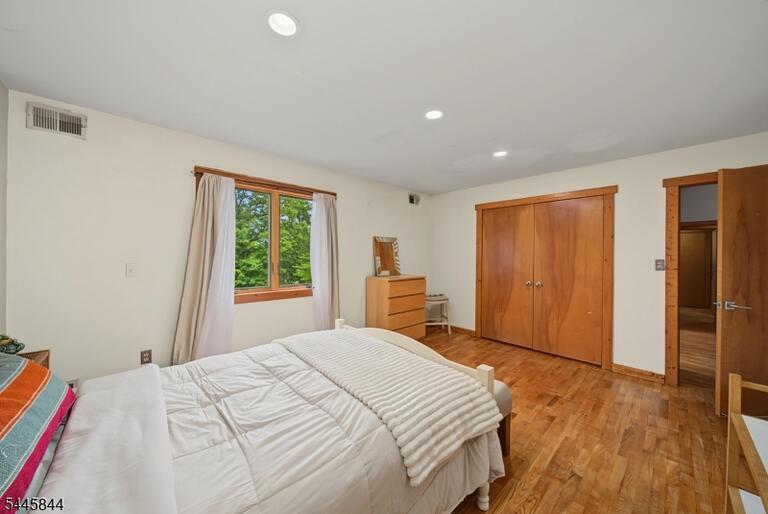 Property listing MLS 4039938 photo 39