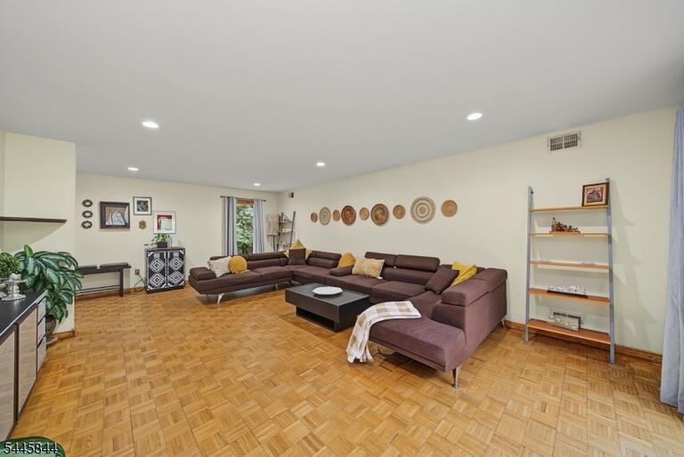 Property listing MLS 4039938 photo 7