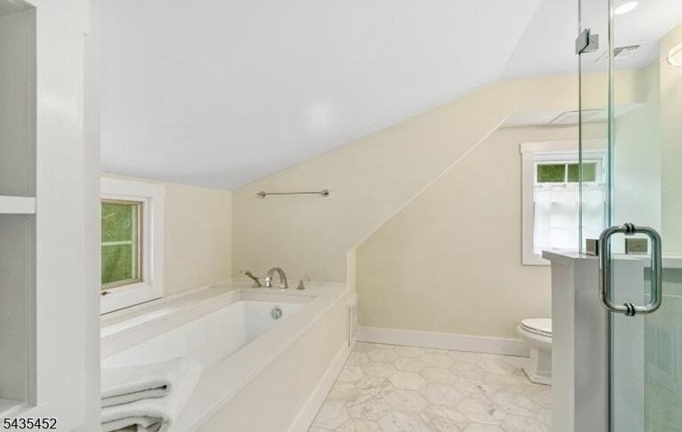 Property listing MLS 4040083 photo 23