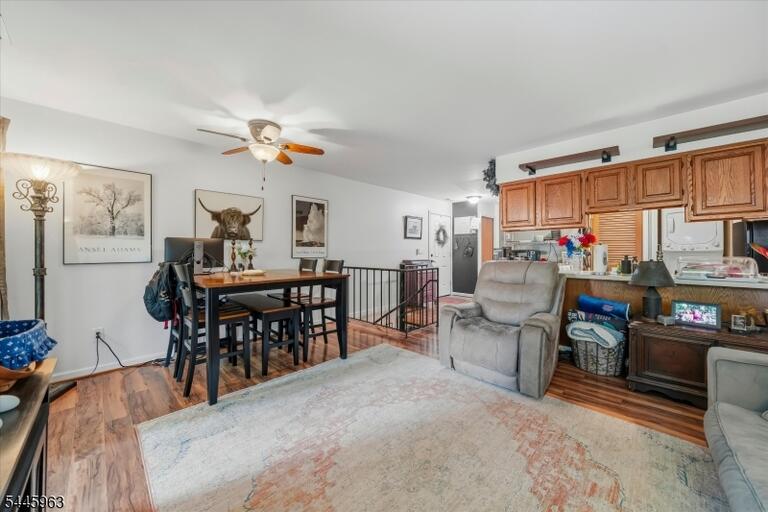 Property listing MLS 4040139 photo 2