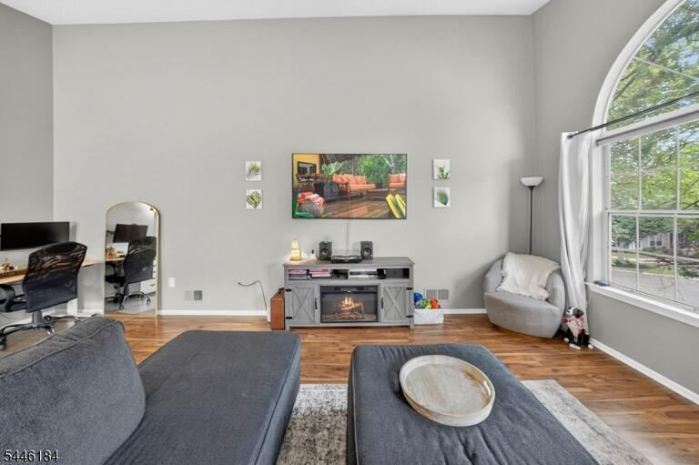 Property listing MLS 4040299 photo 12
