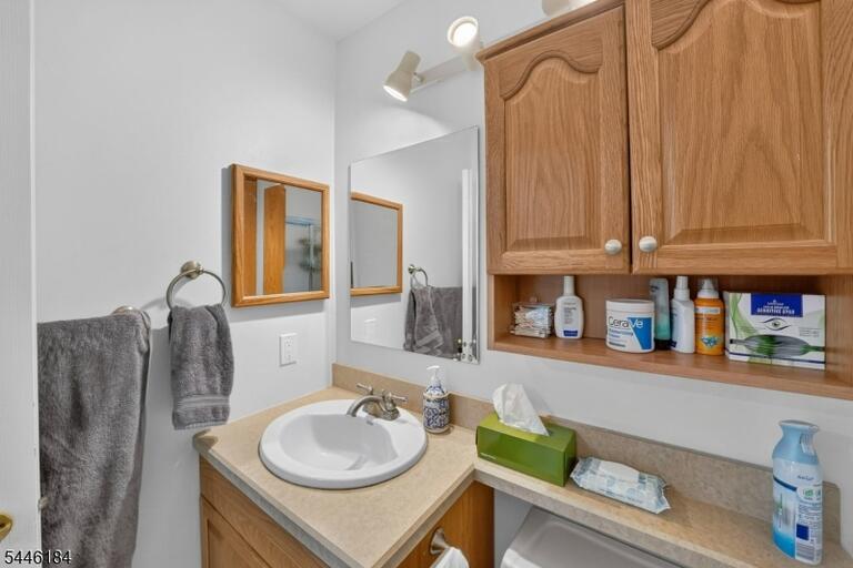 Property listing MLS 4040299 photo 38