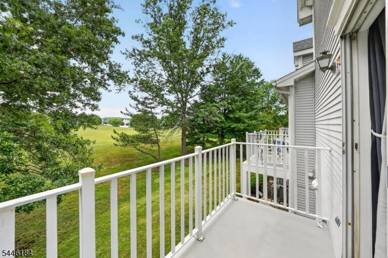 Property listing MLS 4040299 photo 43