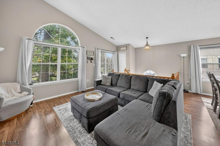 Property listing MLS 4040299 photo 7