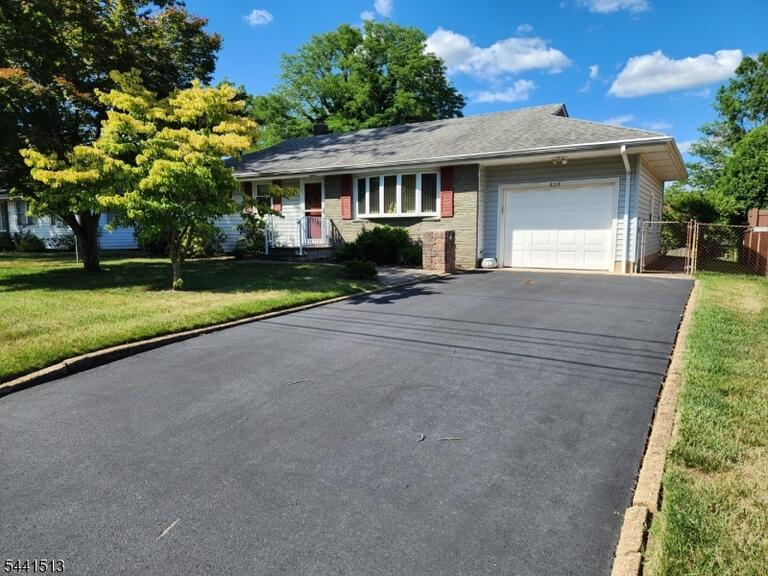 Property listing MLS 4040317 photo 1
