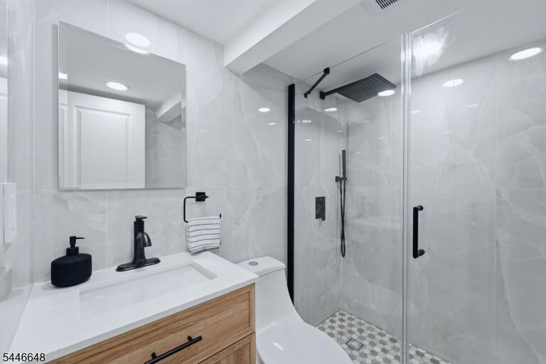 Property listing MLS 4040555 photo 28