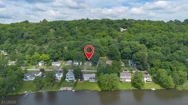Property listing MLS 4040571 photo 18