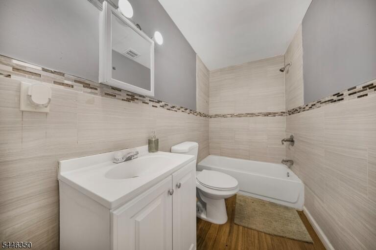 Property listing MLS 4040709 photo 12