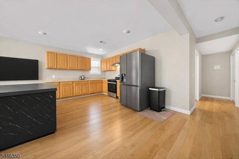 Property listing MLS 4040709 photo 9